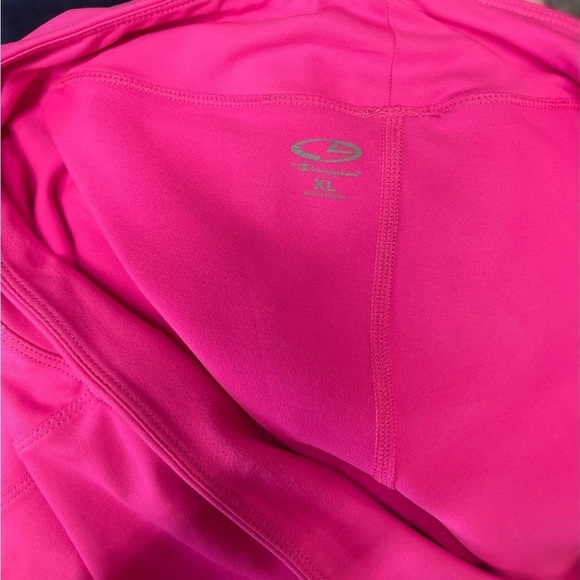 Champion‎ skort woman XL hot pink logo on front hem. Key pocket, snags in front - Picture 9 of 10
